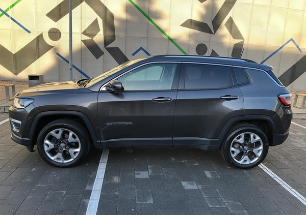Jeep Compass cena 58000 przebieg: 274700, rok produkcji 2017 z Szamotuły małe 277